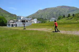 Ven a descubrir el Cross Skating o Roller todoterreno, en Somport y Candanchú Escuela de Esquí nórdico Somport Pirineos