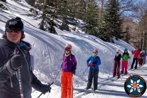 Especial colegios y grupos: un día en la nieve Aprendizaje del esquí nórdico, juegos en la nieve y conocimiento del entono en una jornada lúdica y educativa en plena naturaleza.