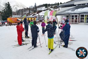 Cursos grupos SKI-4 Disfruta de un curso de 2 ó 4 días consecutivos dirigido a grupos reducidos que quieran iniciar o perfeccionar su nivel de esquí a un precio económico.
