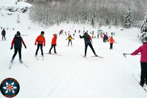 Cursos grupos SKI-4 Disfruta de un curso de 2 ó 4 días consecutivos dirigido a grupos reducidos que quieran iniciar o perfeccionar su nivel de esquí a un precio económico.